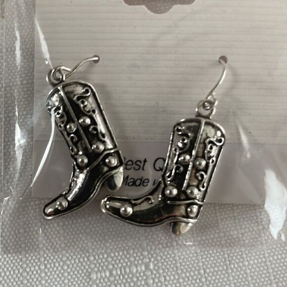 SILVER EARRINGS BUNDLE. COWGIRL AND “FAITH HOPE LOVE” EARRINGS. - Picture 2 of 5